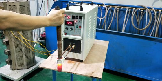 Schnelle Bronzierenmaschine der Induktions-60KW für Hitze-Verteiler und Alumininum-Wärmetauscher