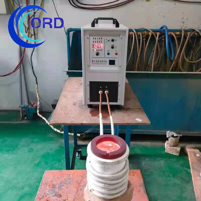 Guter Preis Mittelfrequenz-Induktionsschmelzgeräte im Ofen mit 5 kg, um Gold, Splitter, Messing, Kupfer, Bronze, Stahl, Gusseisen usw. zu schmelzen (HF-25 kW) Online
