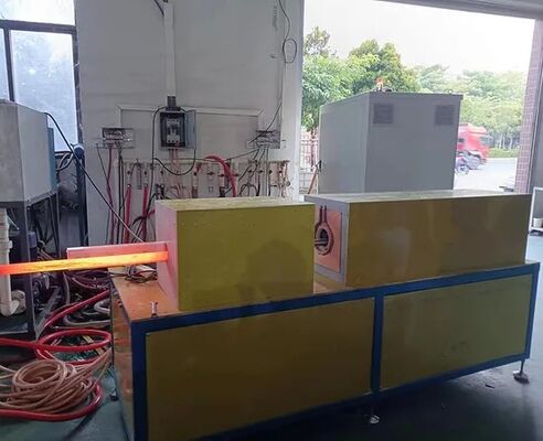 600KW Induktionsschmiedeanlage mit Wasserkühlsystem und schneller Aufheizgeschwindigkeit für die industrielle Metallverarbeitung