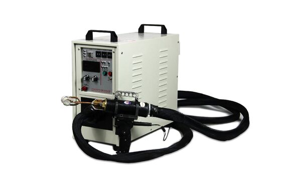 Guter Preis Hochfrequenz-Induktionsheizmaschine mit 100% Einschaltdauer IGBT-Modul und 4,5M Kabeln Online